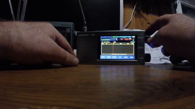 Degen DE1107 и Malashite V5 преимущественно в FM, а деген то - лучше!