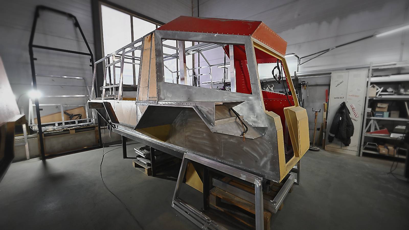 Завод Тайфун: Как создаётся премиальный вездеход для бездорожья смотреть онлайн