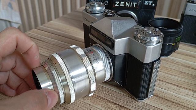 Объектив "Юпитер-11" и камера "Зенит-Е". смотреть онлайн