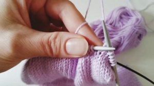 Прибавки по лицевой глади с наклоном вправо и влево (из петли предыдущего ряда) (LLI + RLI)