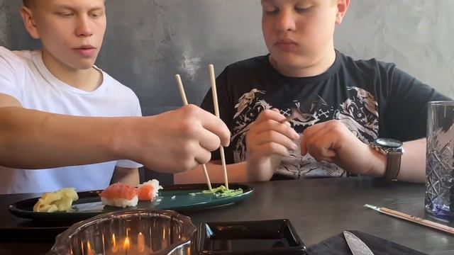 ОБЗОР НА ОЧЕНЬ ВКУСНЫЕ СУШИ ОТ ГРИГОРИЯ И КИРИЛЛА 🍱🍣