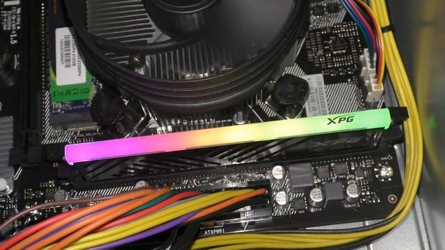 ADATA XPG SPECTRIX D35G RGB подсветка смотреть онлайн
