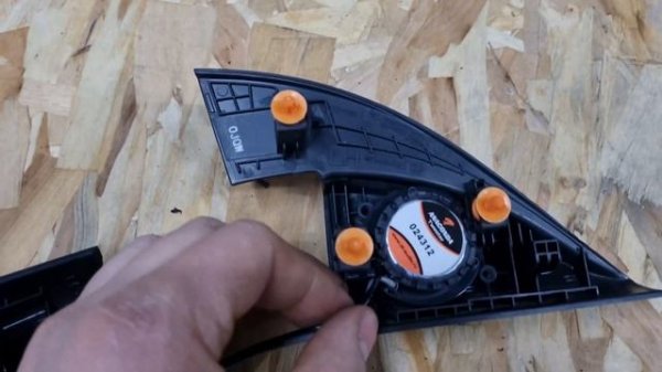 Установка  шёлковых твитеров DL AUDIO Tweeter ANACONDA в КИА РИО 4