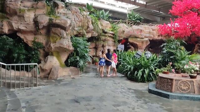 Ну, а теперь, друзья... Яньцзи. Горячие источники.