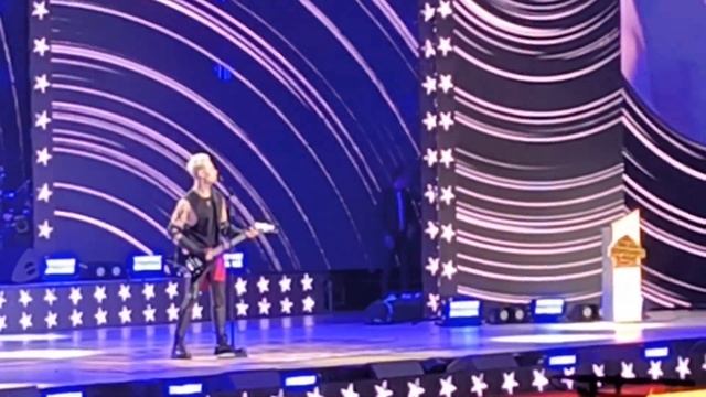 СПб Ледовый дворец. Звёзды дорожного радио. 01.12.24. Шама? смотреть онлайн