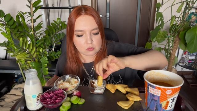 МУКБАНГ | Чебупицца, лапша не вкусная, закуски | Mukbang | Che