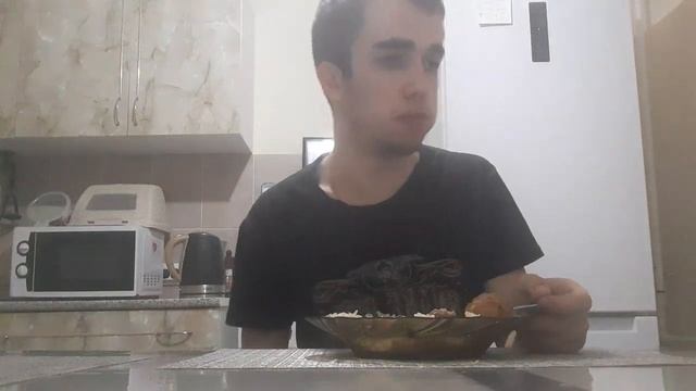 Мукбанг Рис и тефтилями хлеб серый лимонад Инвалид ♿ смотреть онлайн