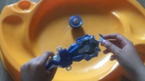 Новый левосторонний спакин пускатель от фирмы флэйм !!! Бэйблэйд бёрст спакин !!!        #ЯрославБ5