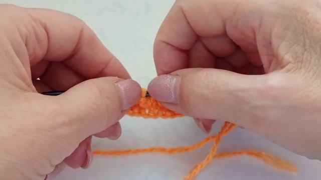 Красивый теневой узор спицами поворотными и круговыми рядами. смотреть онлайн