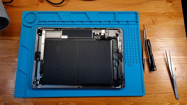Замена тачскрина и дисплея Apple iPad 2021 смотреть онлайн