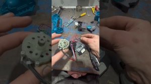 Ремонт китайской аккумуляторной цепной пилы #ремонти?