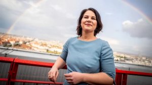 БЕРБОК Не знала ЧТО КАМЕРЫ ВКЛЮЧЕНЫ И СПАЛИЛАСЬ | СМОТ?