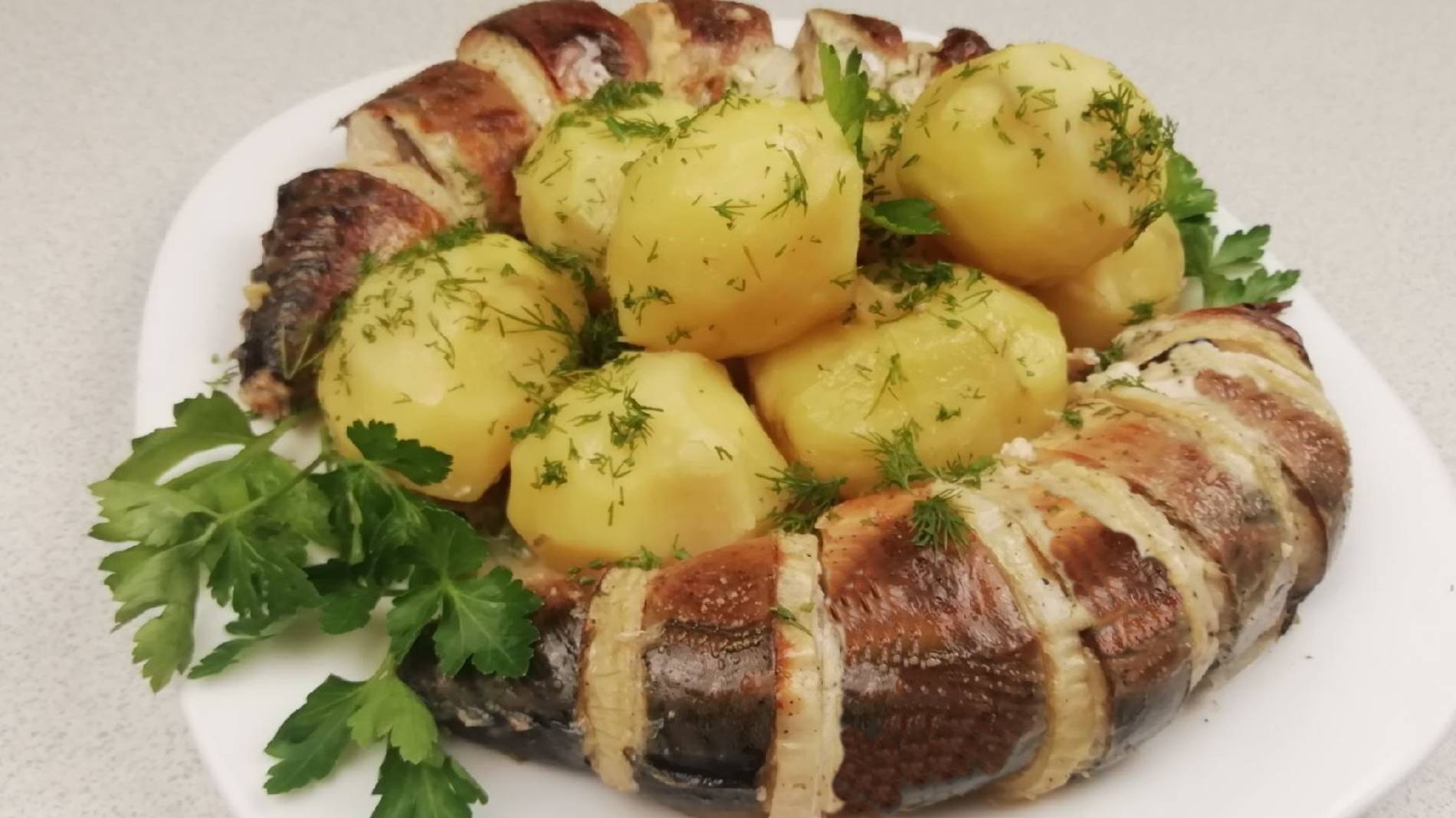 ВКУСНЕЕ РЫБЫ НЕТ!Самая СОЧНАЯ!И готовится проще не придумаешь/Скумбрия запеченная в сметанном соусе смотреть онлайн