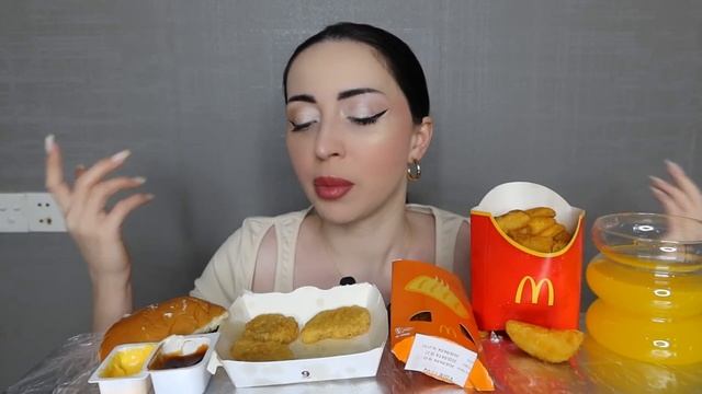 А КОГДА ЗАМУЖ? MCDONALS Mukbang 🌸 Ayka Emilly
