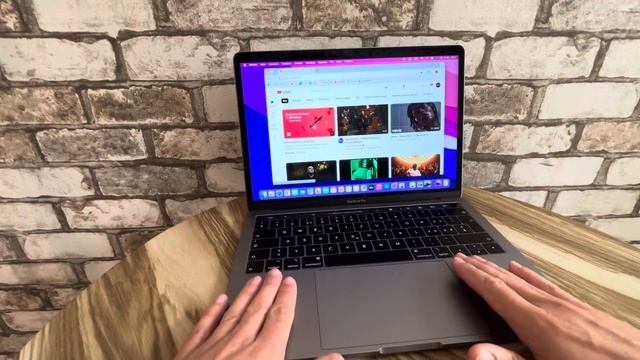 На что способен MacBook Pro 2019 в 2024-2025 году?! Лучшее видео на смотреть онлайн