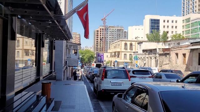 Баку.  Город контрастов. Восток и Запад, прошлое и наст?