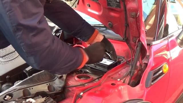 Как заменить аккумулятор на Mini Cooper D смотреть онлайн