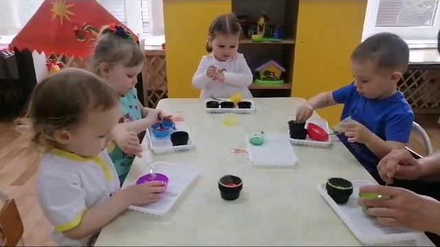 Образовательная деятельность "Необычные краски".Воспитатель Ющенко С. В. смотреть онлайн