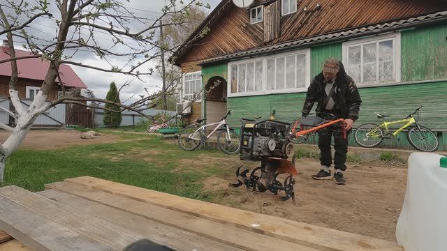 Сдал металлолом. Вспахал соседке огород. Гефест-4 распаковка. Учусь красить краскопультом. смотреть онлайн