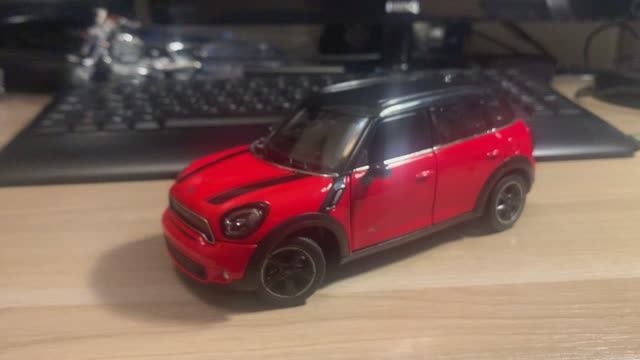 Обзор модели Mini Cooper S Coyntryman в масштабе 1:24 от Rastar смотреть онлайн