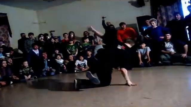 B BOY TheOne (УЖи - Д`Кач) смотреть онлайн