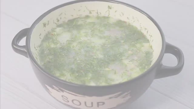 Окрошка на кефире. Быстрый диетический летний суп. Рецепт окрошки с креветками. Очень легкий рецепт.