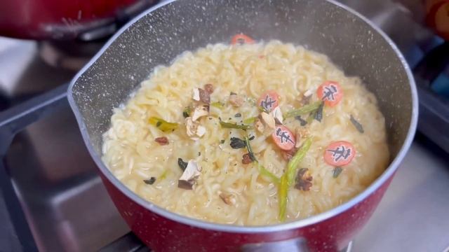 Nongshim Shin Ramyun stir fry noodles | How to cook Korean ramen perfectly корейская ла? смотреть онлайн