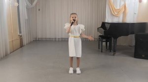 "Я и солнышко"  (текст - Н. Денисов, музыка. - Е. Зарицкая)