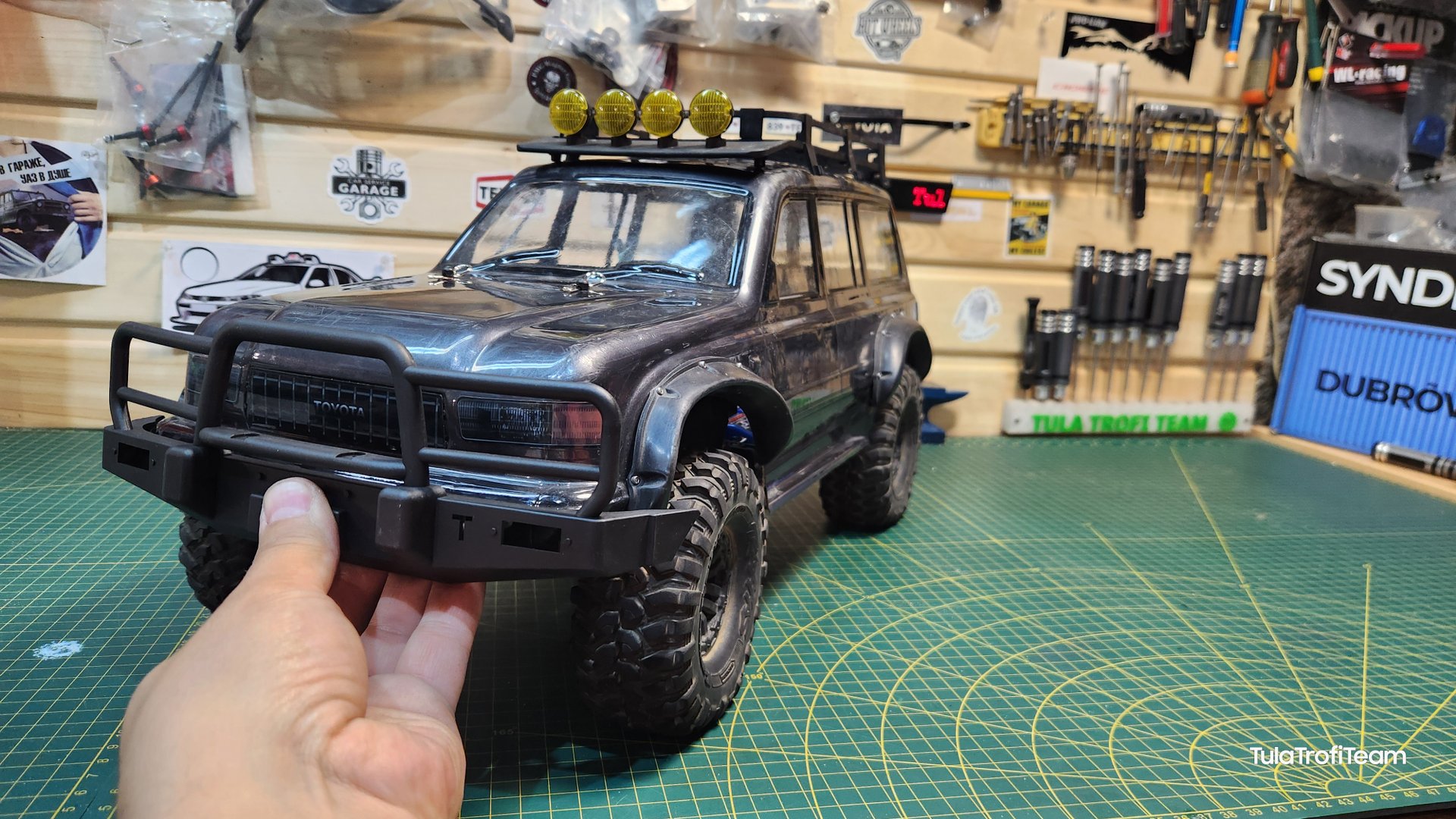Toyota Traxxas trx4 Land Cruiser 80 смотреть онлайн