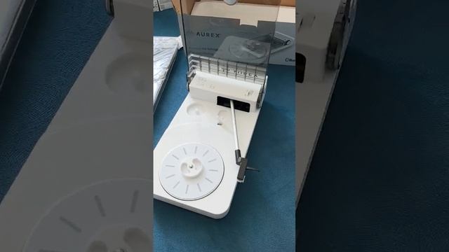 Японский портативный проигрыватель виниловых пластинок Toshiba AUREX AX-RP10 смотреть онлайн
