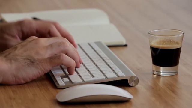 Видео фон для сайта - Печатание на клавиатуре | rowpost.com смотреть онлайн