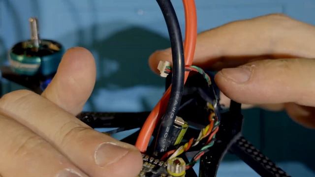 Собираю FPV-дрон: новая рама AOS EVO 5.5, DJI O4, пайка, настройк?
