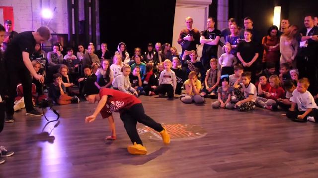 breakdance kidz - bboy D-key vs Скачков Дима - Hip Hope Dance Battle 2018