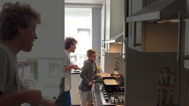 Традиционные прямоугольные блины. Всем доброго утра!