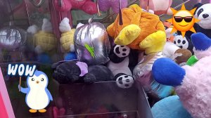 Разорили игровые автоматы Хватайка. Вытащили целую гору игрушек.