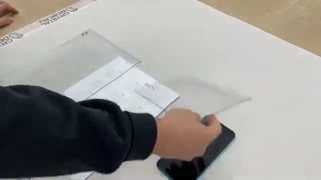 Рифленое и глянцевое гибкое стекло различие смотреть онлайн