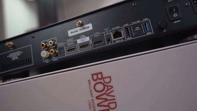 Универсальный видео-проигрыватель R.Volution Player One