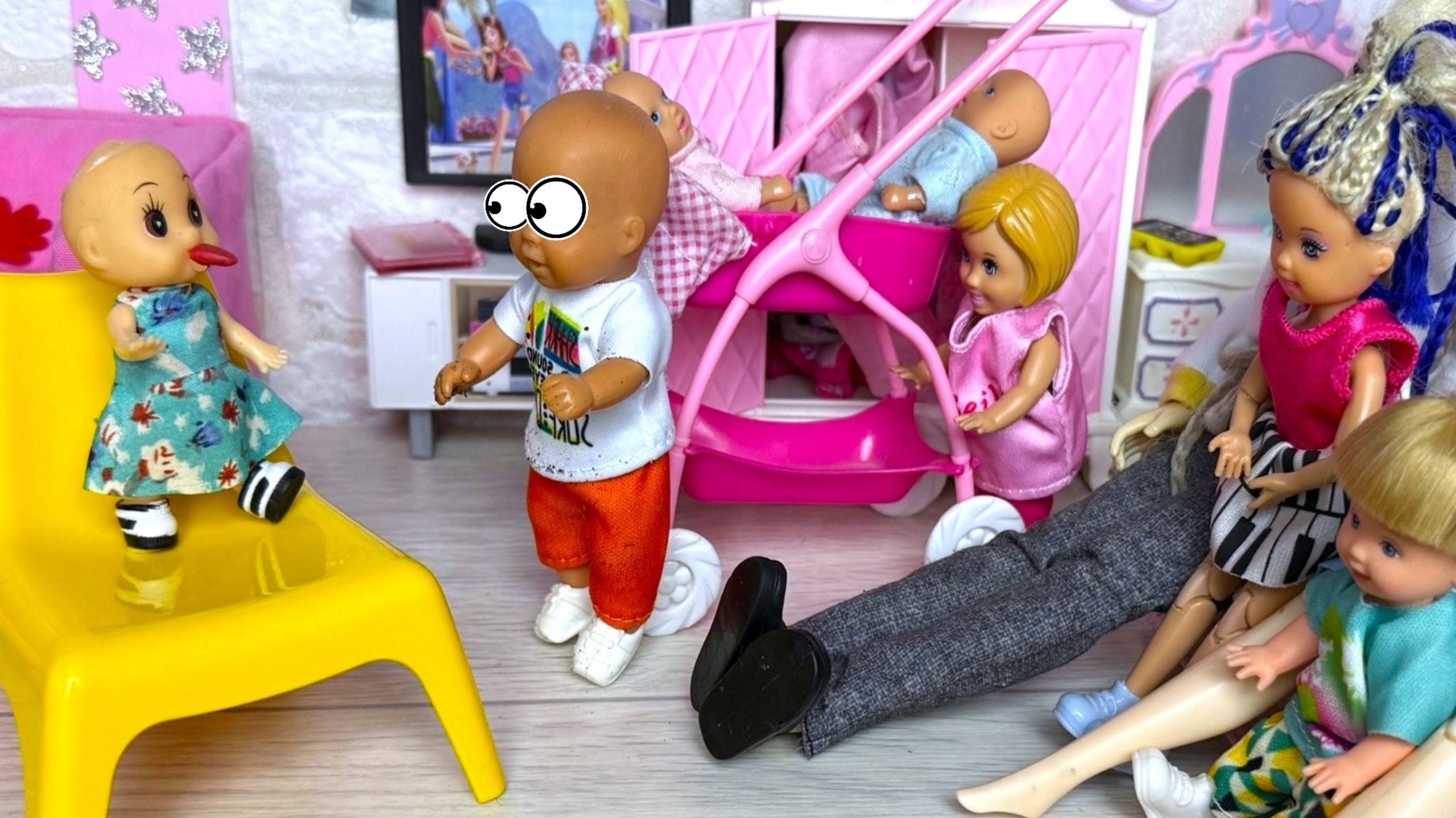 А ТЫ ГРЯЗНУЛЯ, В ГОСТИ НЕ ПОЙДЕШЬ!😱😂 Катя и Макс веселая семейка! Куклы Барби и ЛОЛ Даринелкатв смотреть онлайн