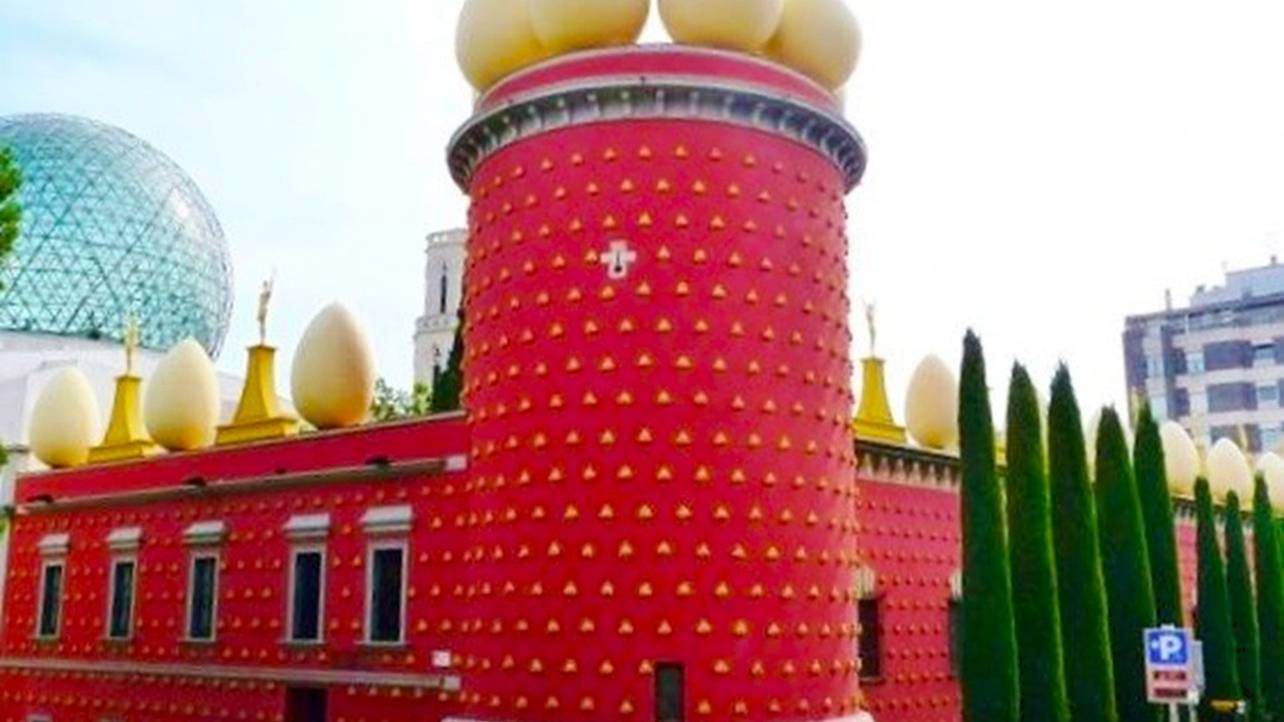 Испания. Театр Музей Сальвадора Дали в Фигерасе. смотреть онлайн