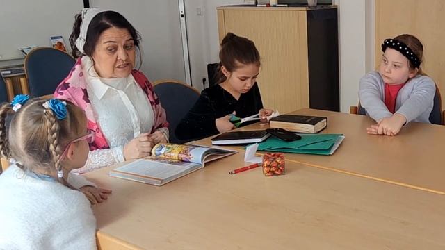 5 хлебов и 2 рыбы  . Чудеса Иисуса . Воскресный класс Bad Nau