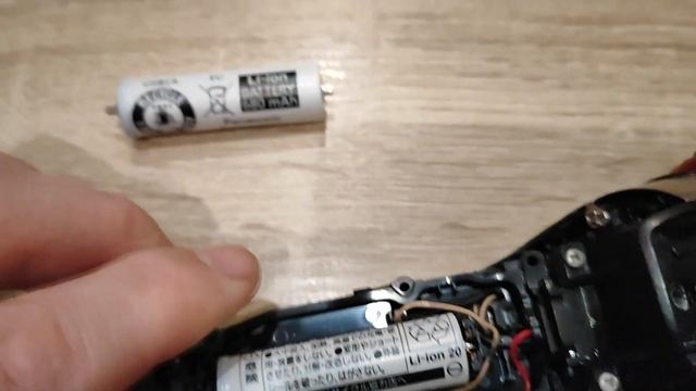 Как заменить аккумулятор в электробритве Panasonic ES LT4N