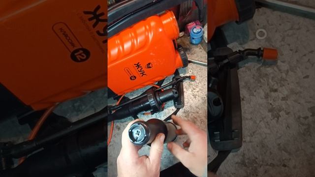 Садовый распылитель.ЖУК 12 Л.
Ремонт.