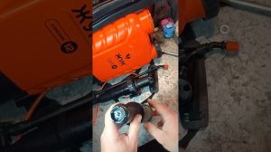 Садовый распылитель.ЖУК 12 Л.
Ремонт.