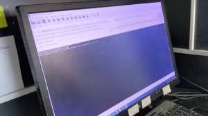 Телевизор HI VHIX-24H152MSY весит на логотипе. Что делать