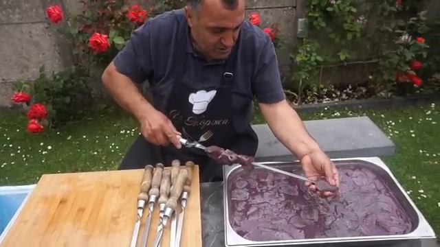 Вкусный и сочный шашлык из говяжьей печени. Рецепт от Жоржа. смотреть онлайн