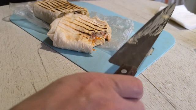 ДА НЕ УЖЕЛИ У НАС НАУЧИЛИСЬ ДЕЛАТЬ ШАУРМУ