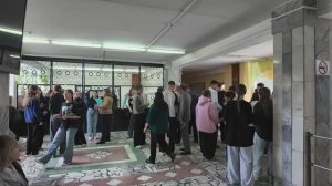 Пятак под пятку и вход с левой ноги: в какие приметы верят колпашевские выпускники перед экзаменом