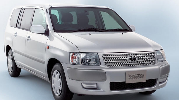 Причина высоких, плавающих оборотов на двигателе 1 NZ-FE смотреть онлайн