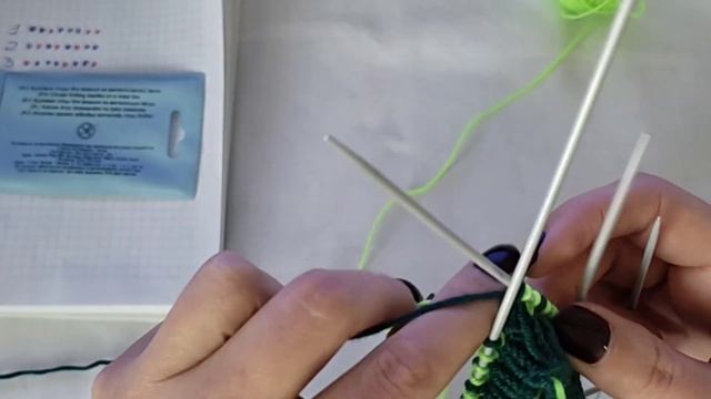 Простой жаккард по кругу спицами