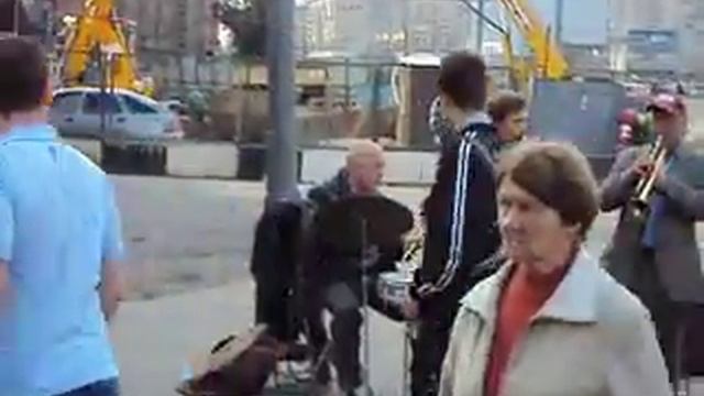 Уличные музыканты Street music 2 the Beatles Yesturday смотреть онлайн